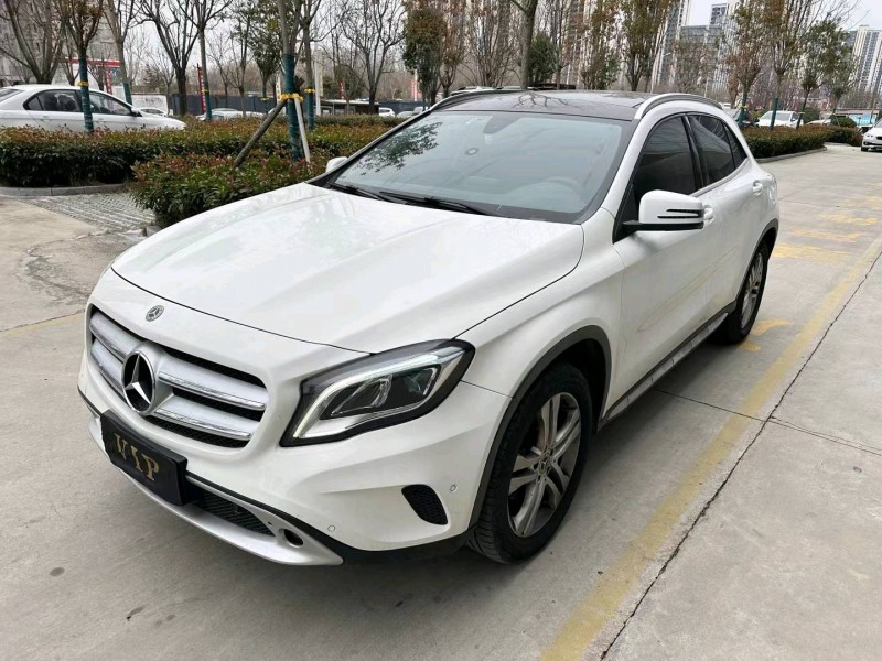 济宁17年奔驰CLA2