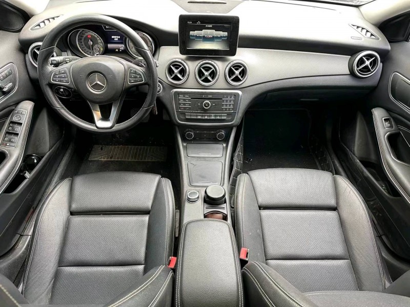 济宁17年奔驰CLA5