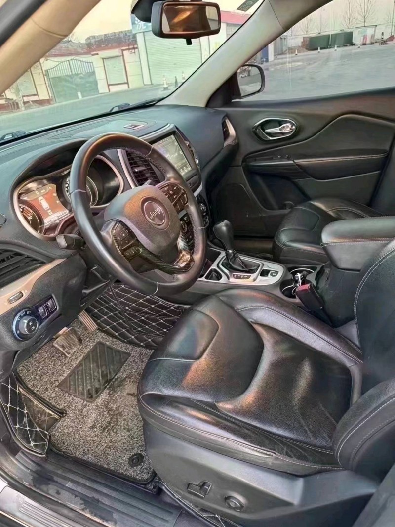 东营17年Jeep自由光7