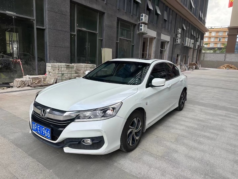 东莞18年本田雅阁1