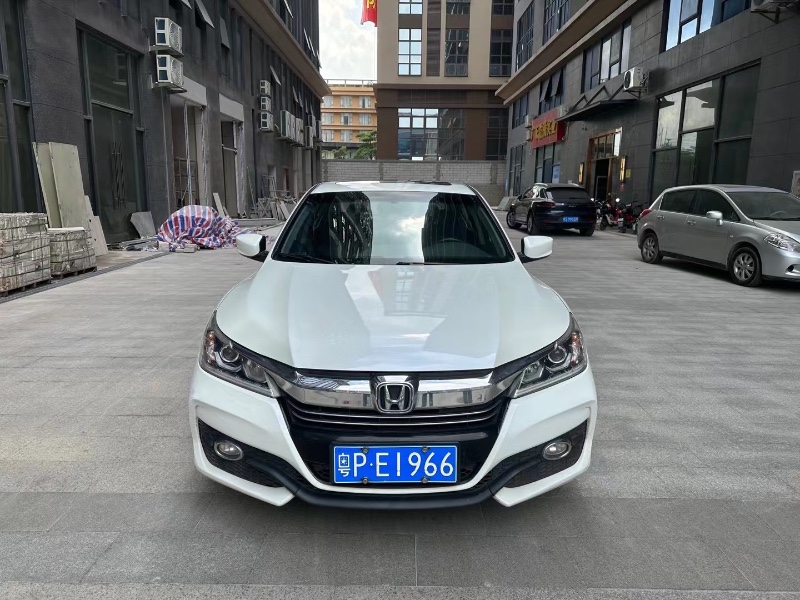 东莞18年本田雅阁2