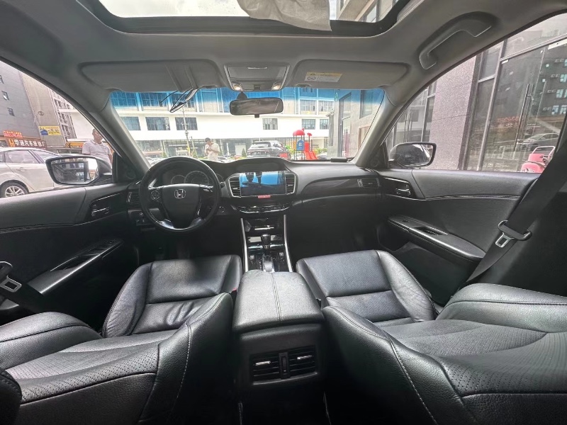 东莞18年本田雅阁9