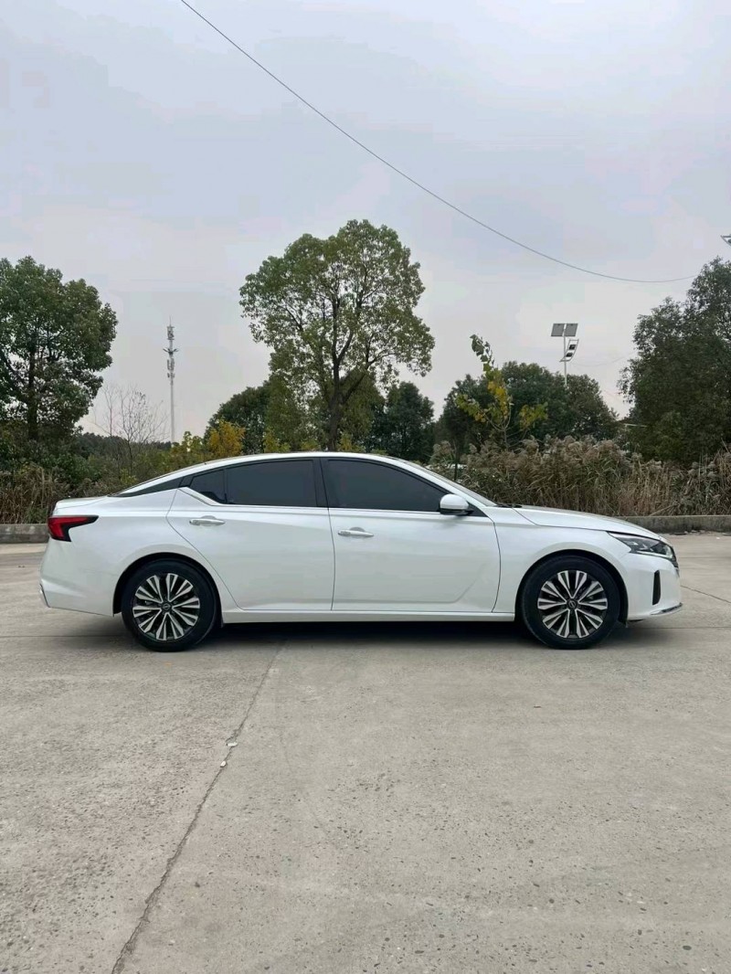 襄阳23年日产天籁4