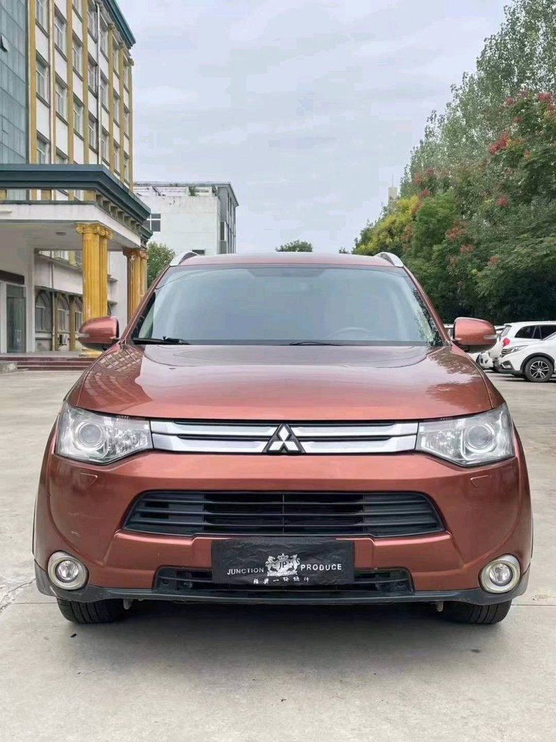 襄阳16年三菱欧蓝德1