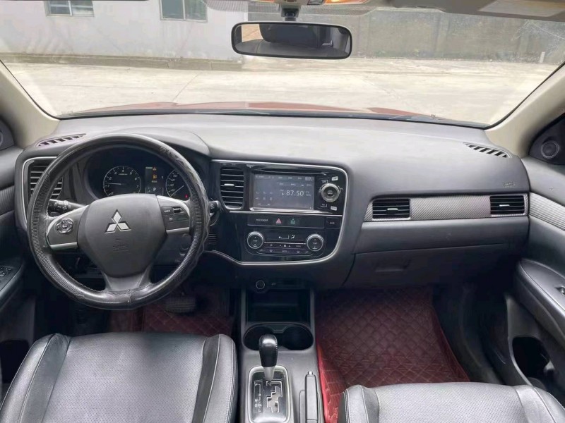 襄阳16年三菱欧蓝德5