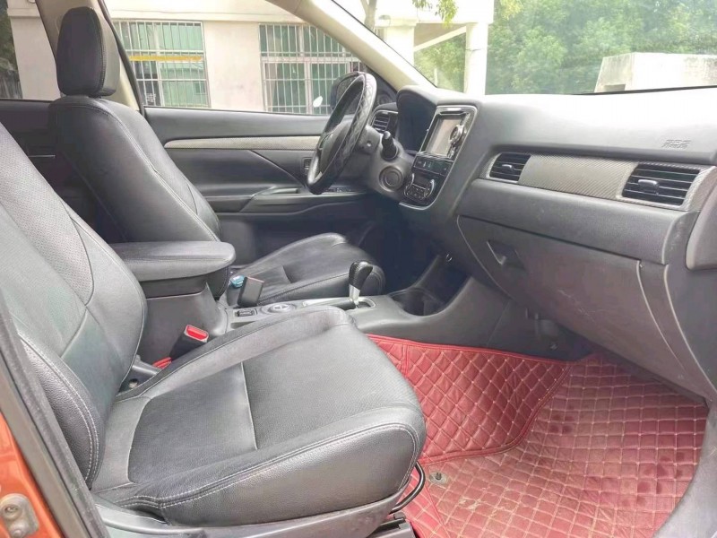 襄阳16年三菱欧蓝德6