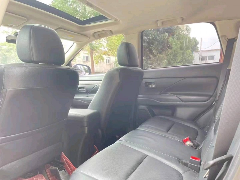 襄阳16年三菱欧蓝德7