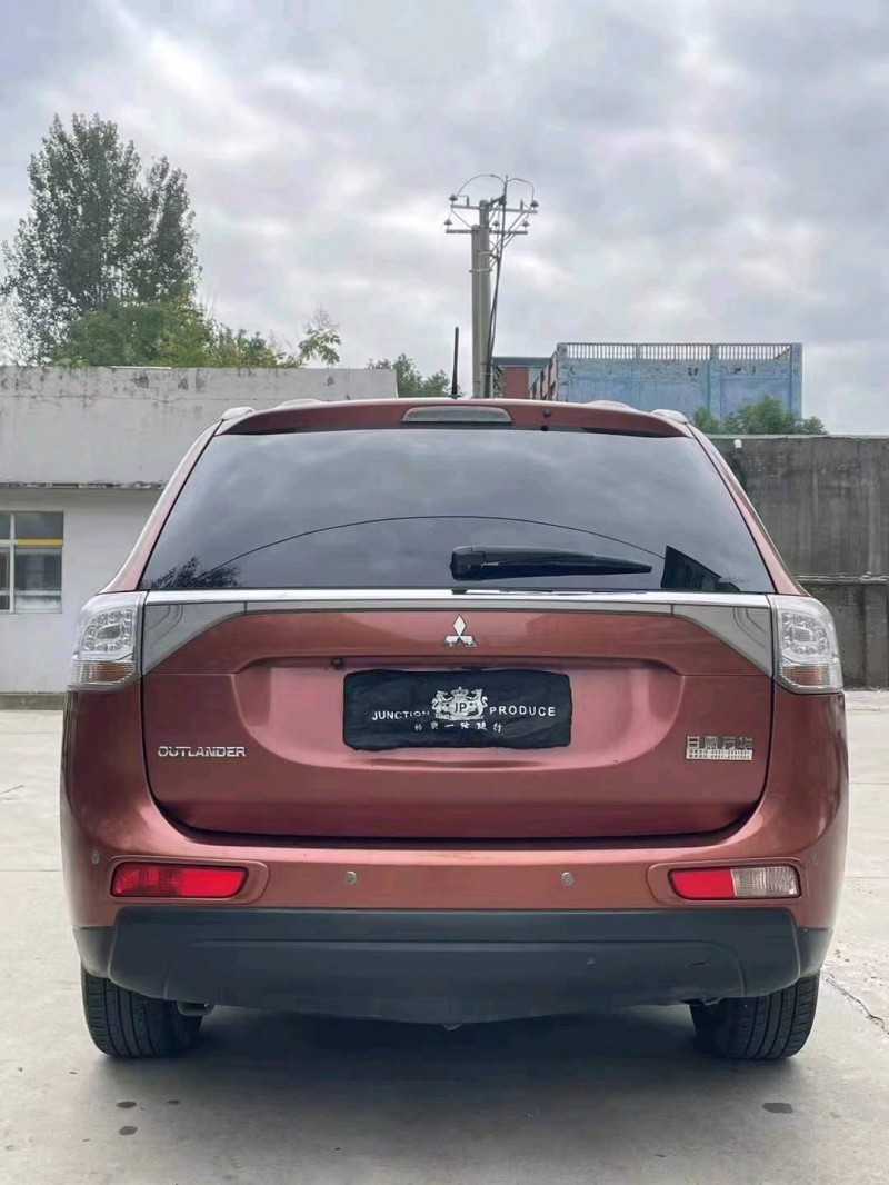 襄阳16年三菱欧蓝德9