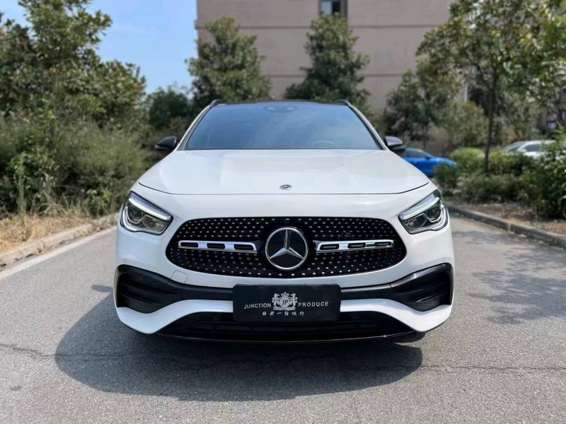 襄阳22年奔驰GLA1