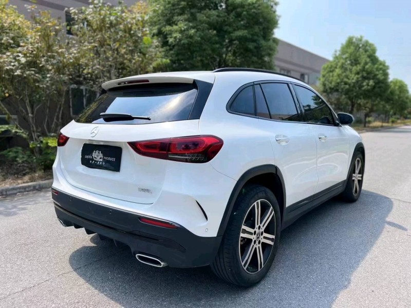 襄阳22年奔驰GLA7