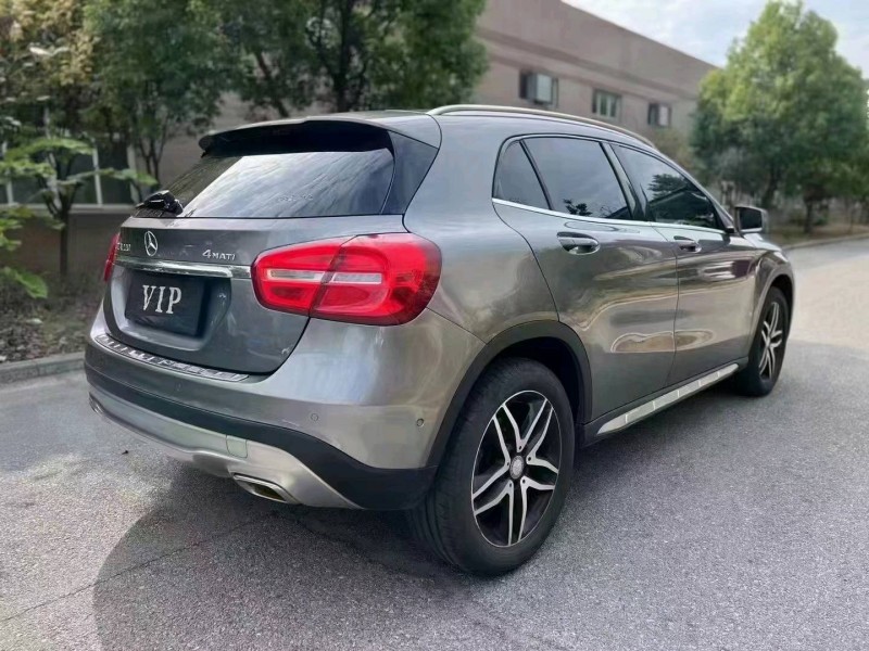 襄阳16年奔驰GLA7