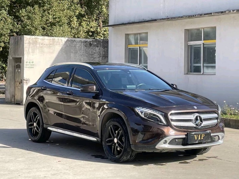 襄阳17年奔驰GLA2