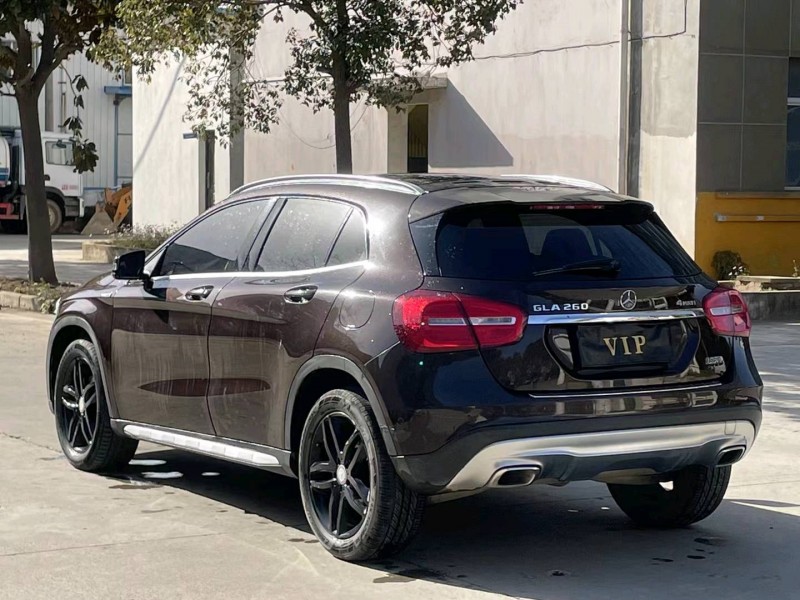 襄阳17年奔驰GLA3