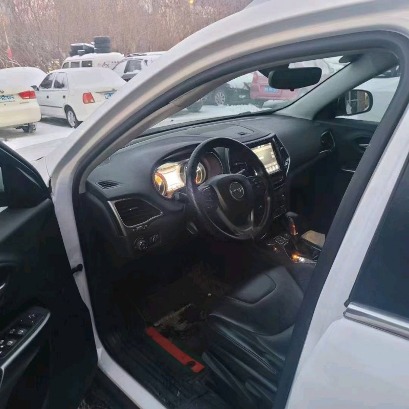 枣庄19年Jeep自由光7