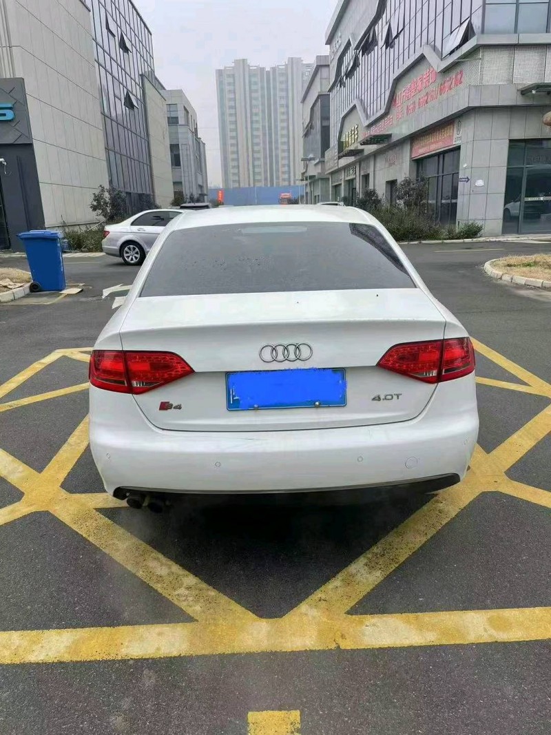 淮南12年奥迪A4L9