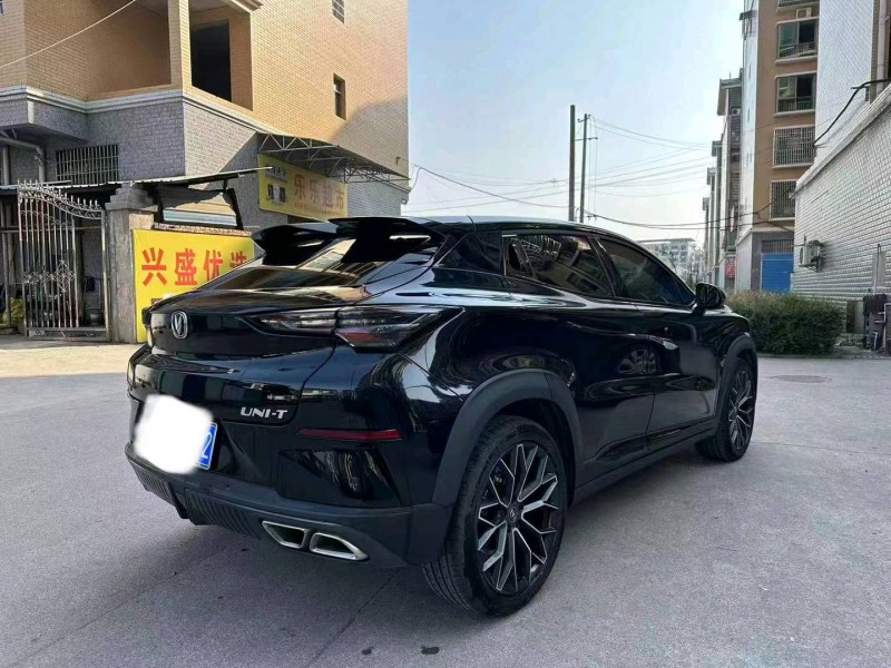 东营21年长安汽车UNI-T5