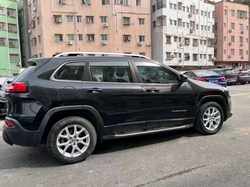 广州16年Jeep自由光3