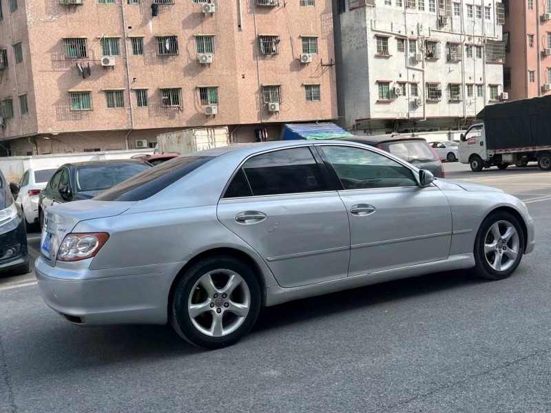 佛山09年丰田锐志4