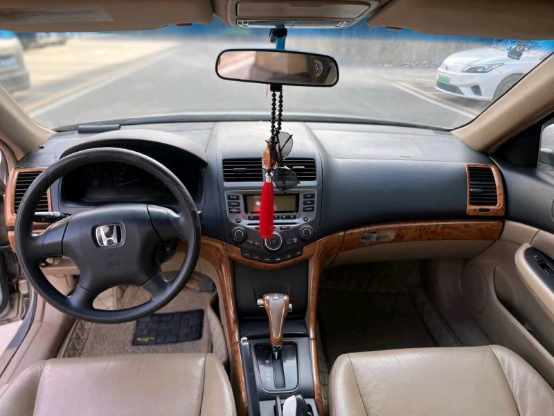 广州06年本田雅阁7