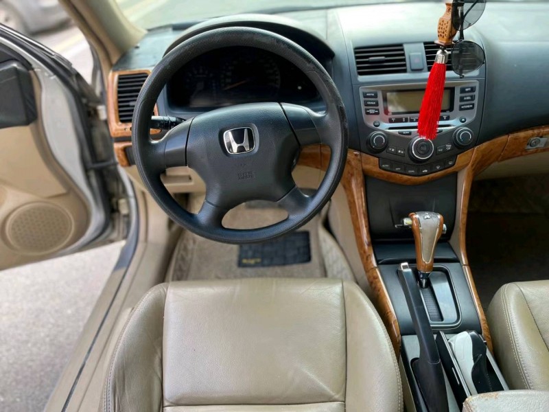 广州06年本田雅阁9