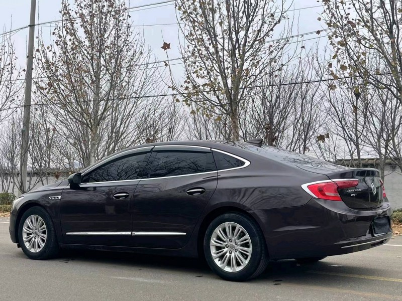 徐州17年别克君越8