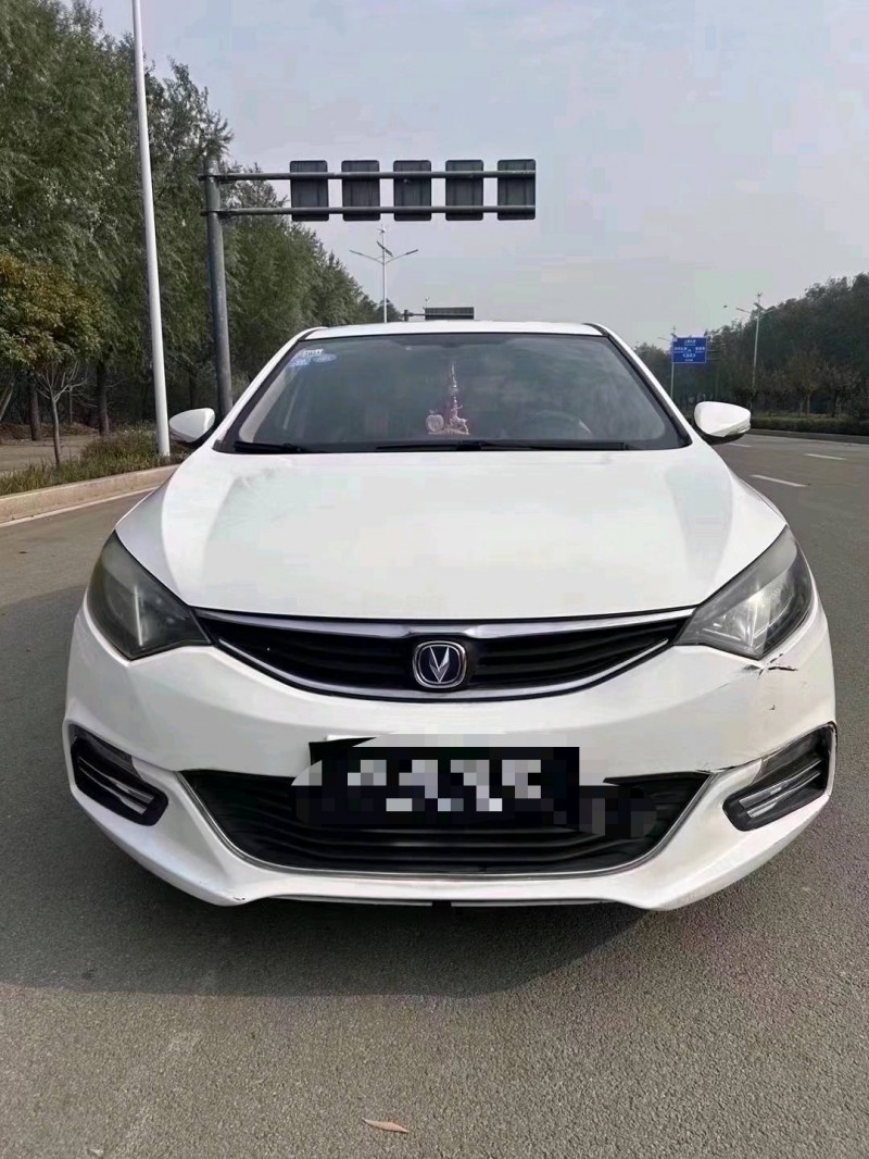 枣庄15年长安汽车逸动1