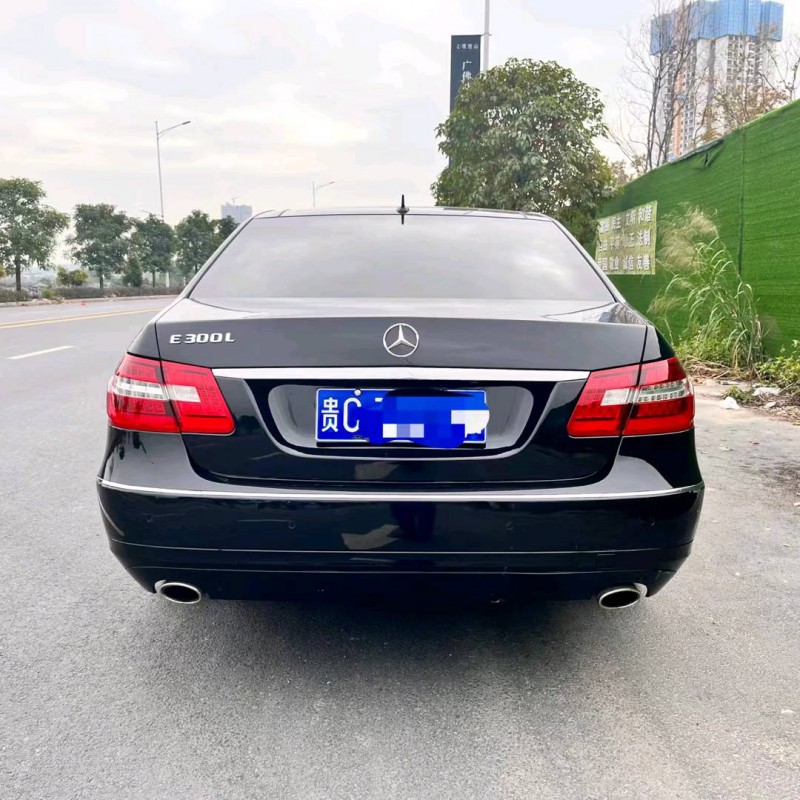 广州12年奔驰E8