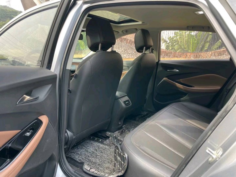 深圳21年别克威朗5