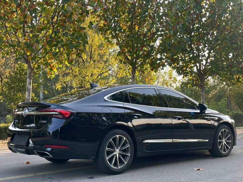 徐州20年别克君越5