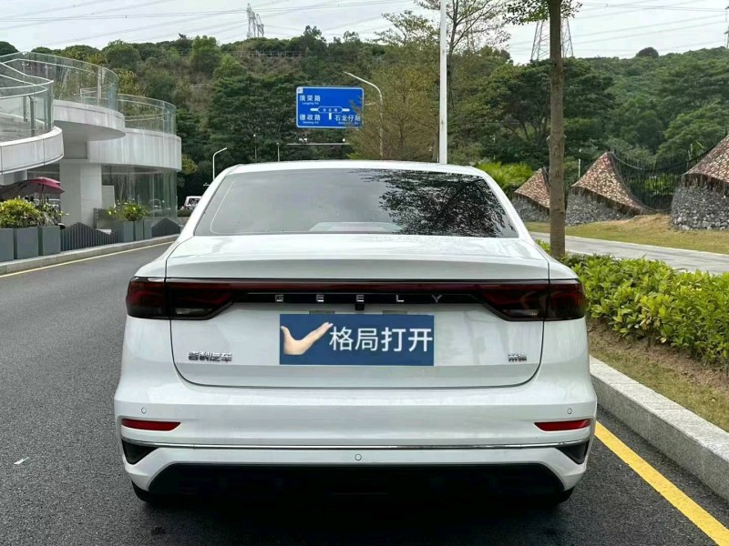 深圳22年吉利帝豪9