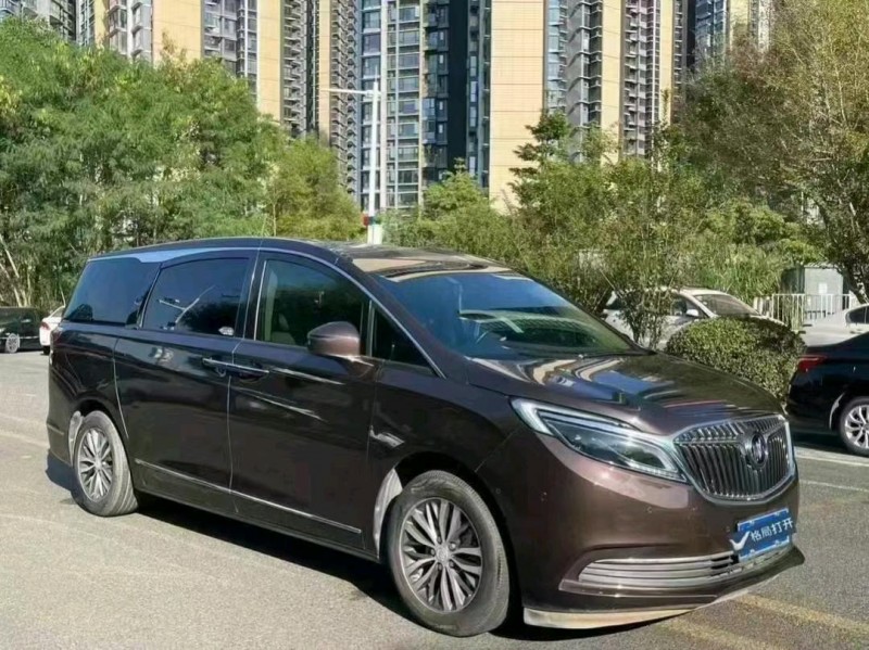 深圳18年别克GL82