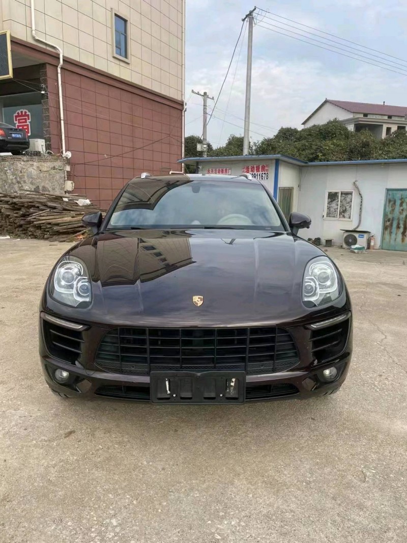 邵阳15年保时捷Macan1