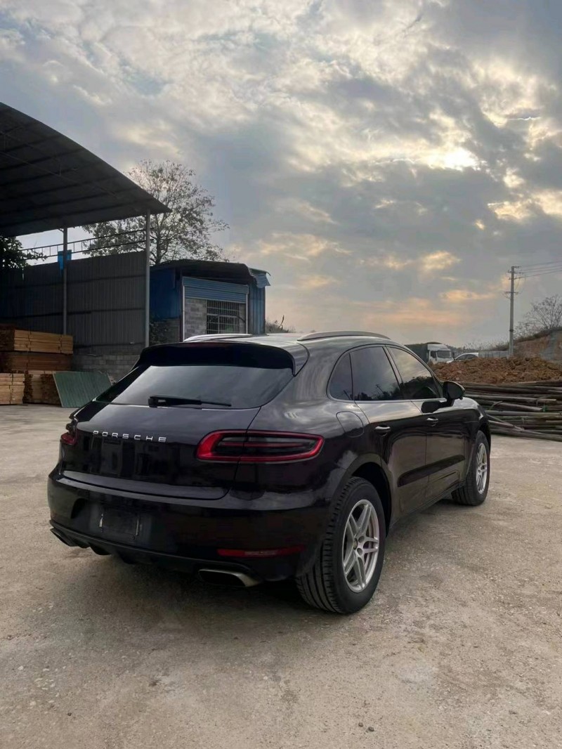 邵阳15年保时捷Macan3