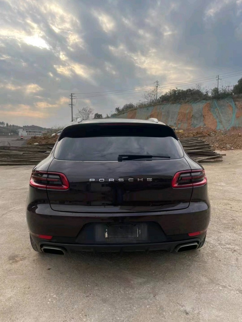 邵阳15年保时捷Macan5
