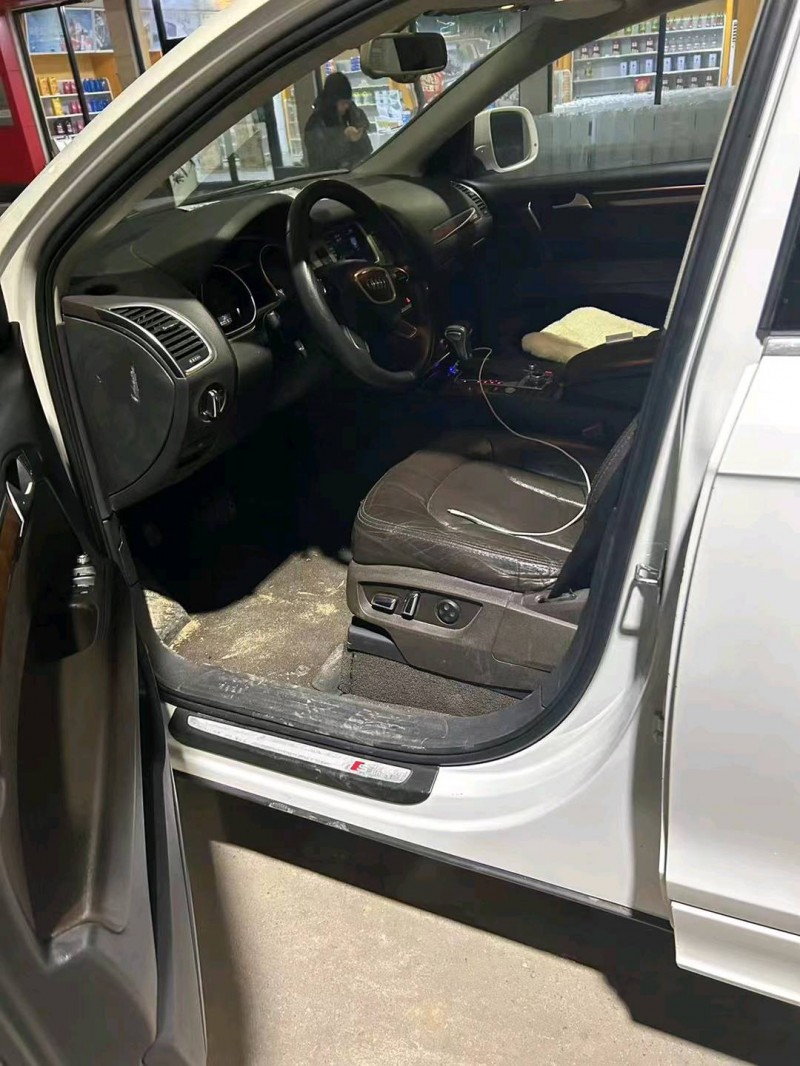济宁14年奥迪Q76