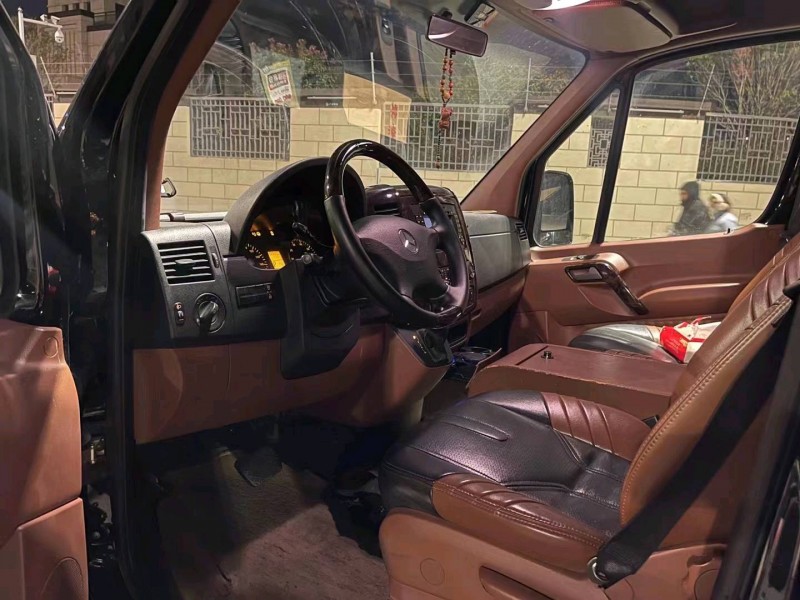 宜昌17年奔驰斯宾特4