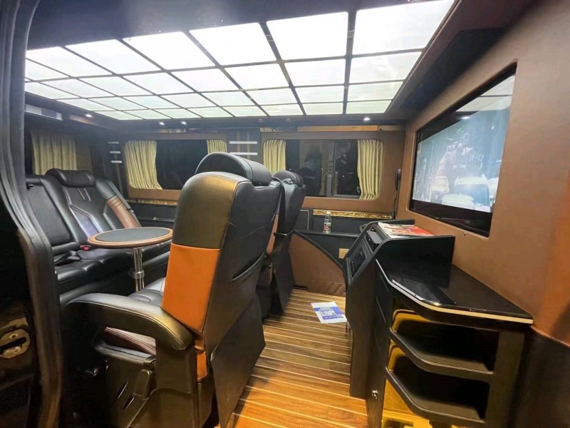 宜昌17年奔驰斯宾特5