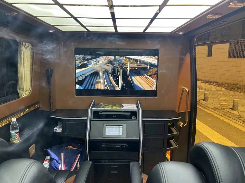 宜昌17年奔驰斯宾特6