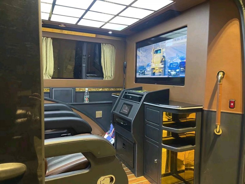 宜昌17年奔驰斯宾特8