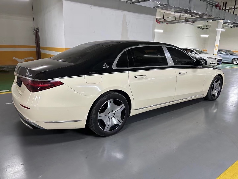 济宁23年奔驰迈巴赫S级4