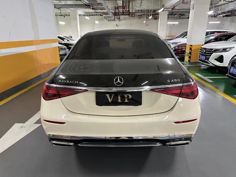 济宁23年奔驰迈巴赫S级5