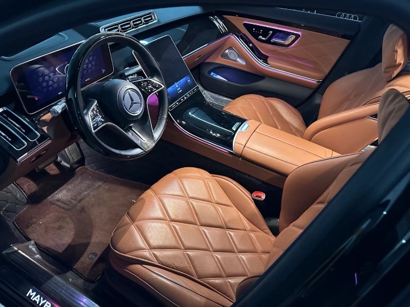 济宁23年奔驰迈巴赫S级9