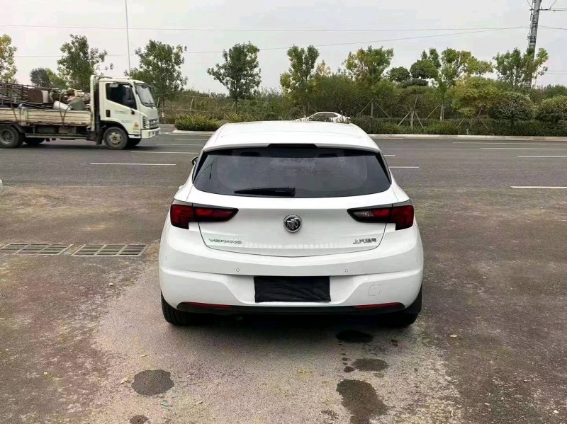 枣庄17年别克威朗3