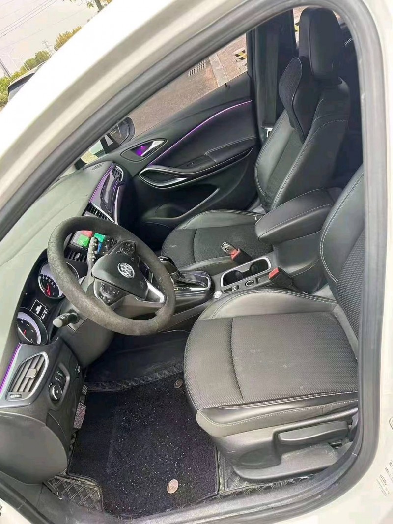 枣庄17年别克威朗5