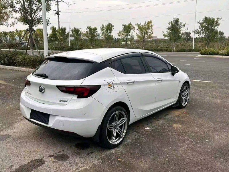 枣庄17年别克威朗6