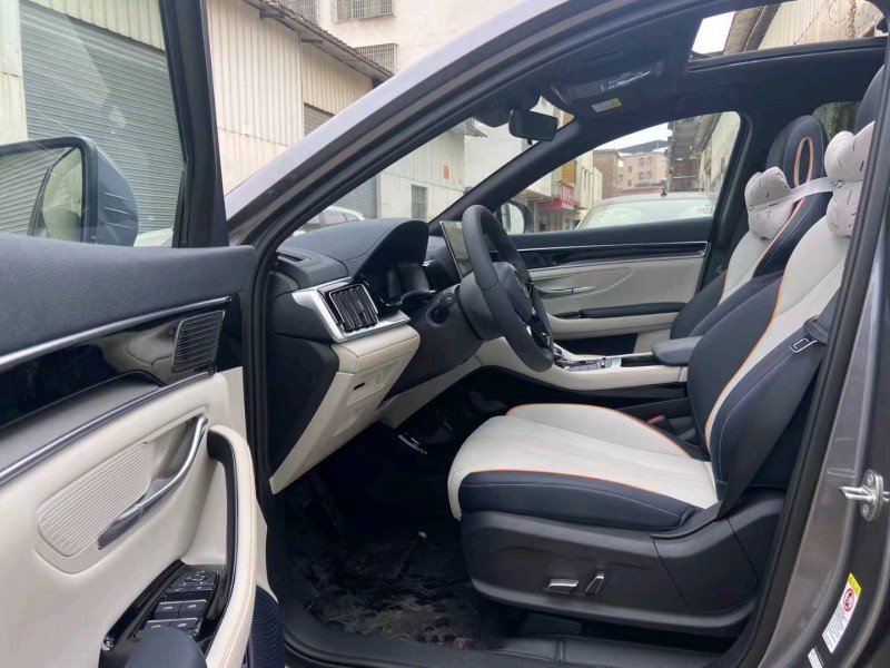 广州23年比亚迪宋4