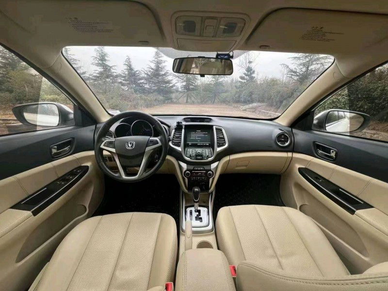 枣庄15年长安汽车逸动9