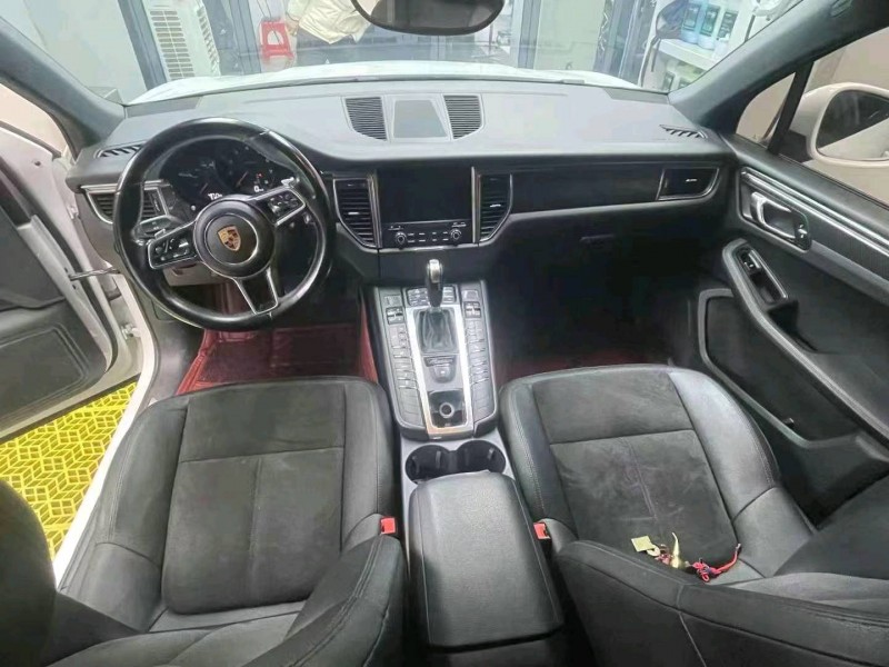 新余16年保時捷Macan7