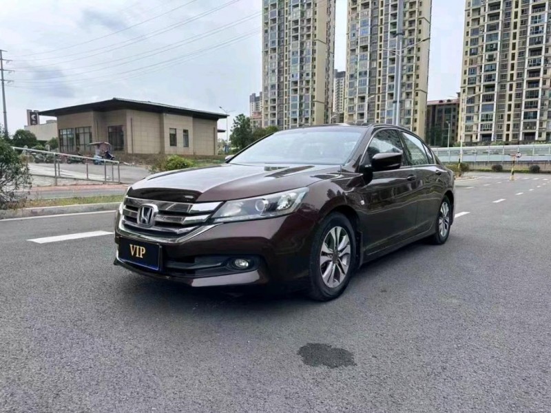 东营13年本田雅阁2