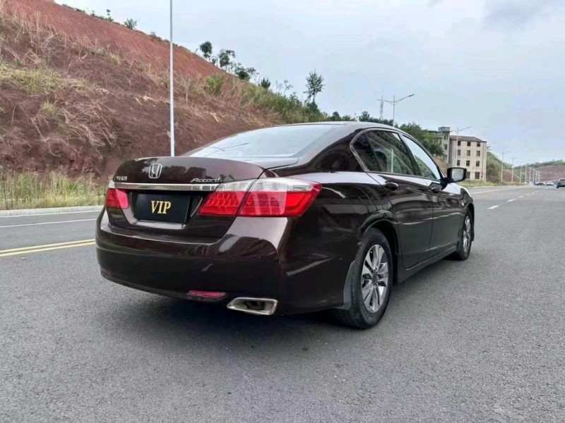 东营13年本田雅阁4